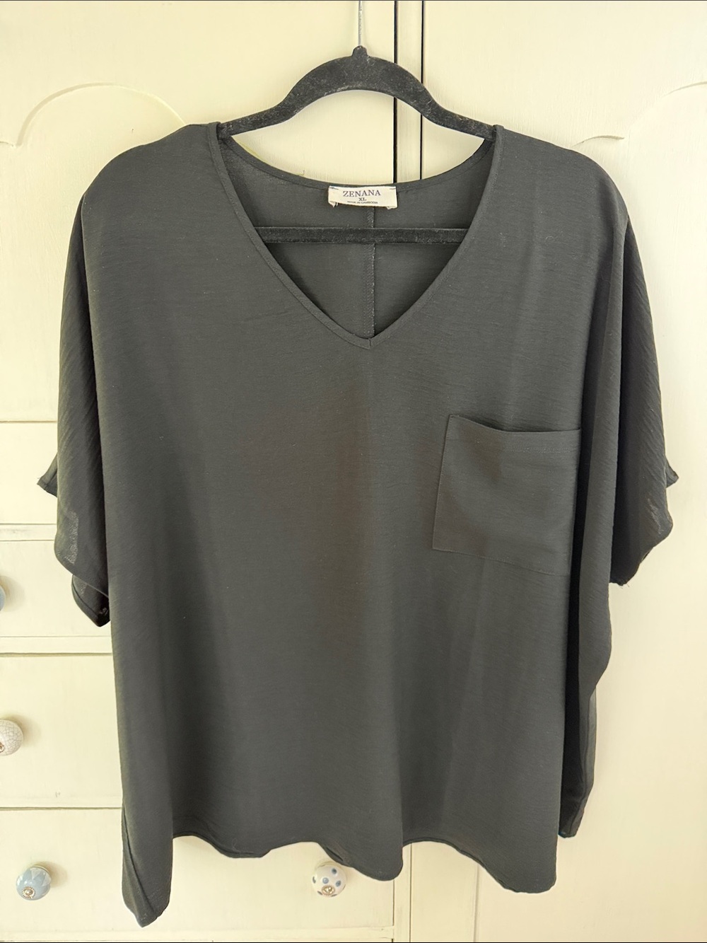 Zenana Outfitters Black V-Neck Pocket Tunic Top XL